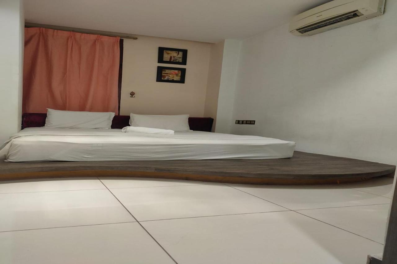 Hotel Arenaa Galaxys Куала Лумпур Екстериор снимка