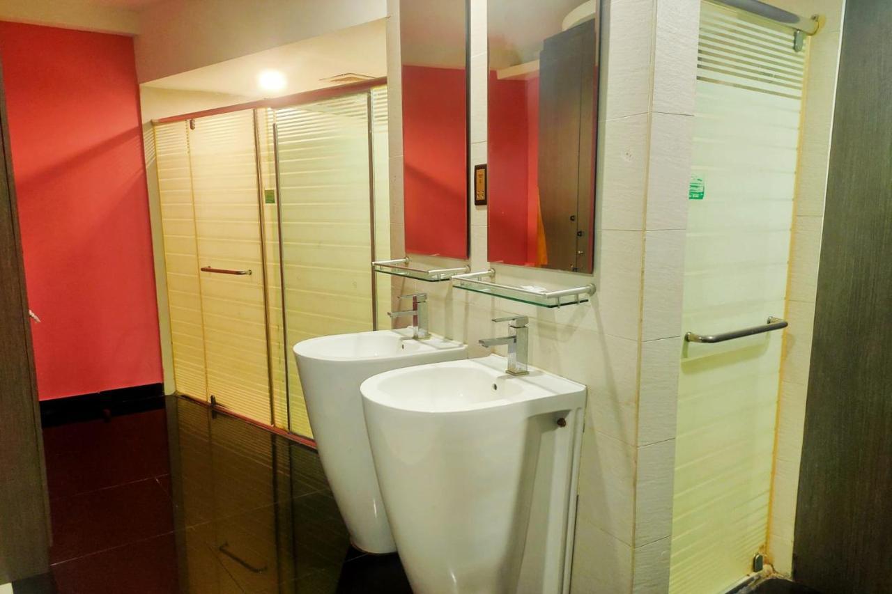 Hotel Arenaa Galaxys Куала Лумпур Екстериор снимка